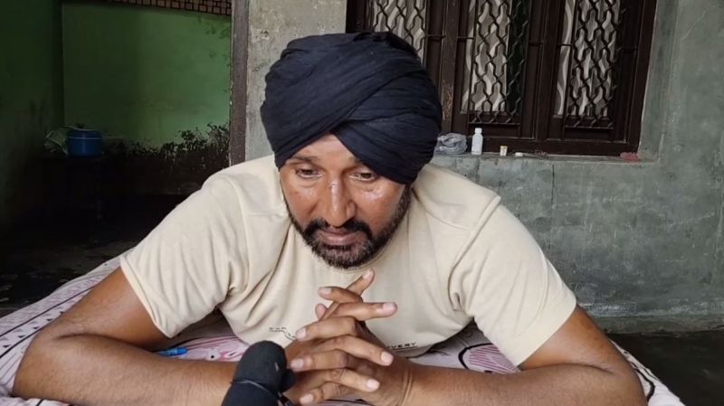 Father of 3 children who have been bedridden for 20 years Father of 3 children who have been bedridden for 20 years