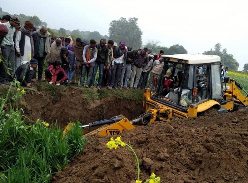 2 year old kid dropped in Borewell Punjab