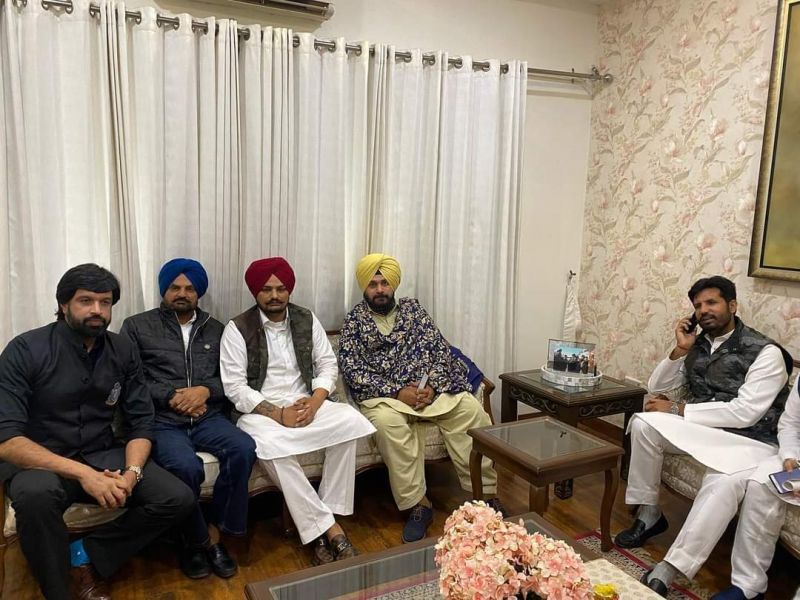 Sidhu Moose Wala leaves for Delhi after joining Congress