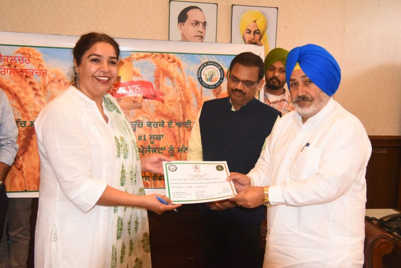 Horticulture Minister honours dedicated team for effective implementation of the scheme