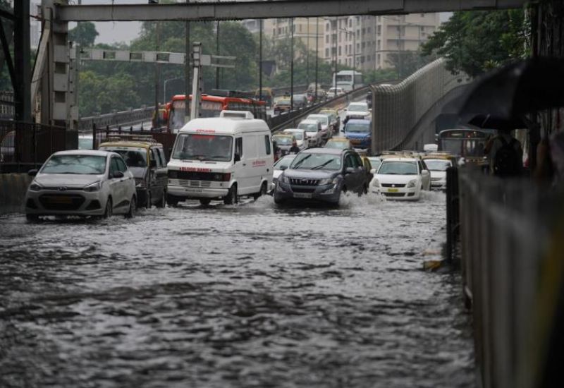 Heavy rains continued to lash Mumbai