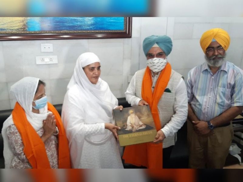 Taranjit Singh Sandhu paid obeisance at Sachkhand Sri Harmandir Sahib