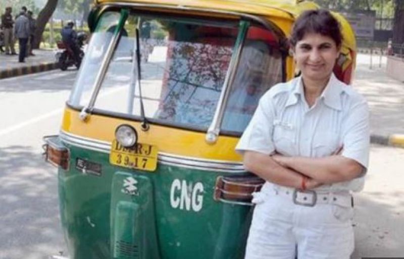 first female auto driver of north india looted
