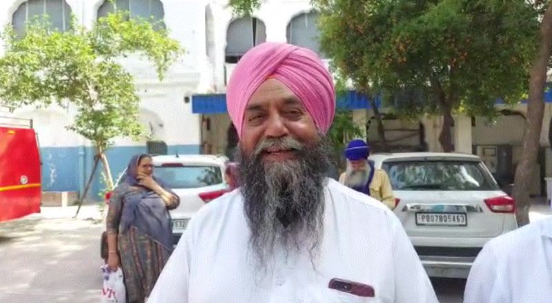 Passports distributed to the pilgrims of the Jatha