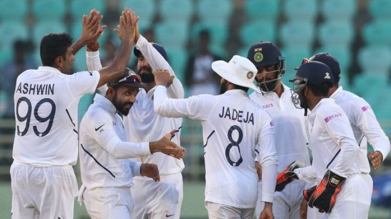 India vs South Africa 1st Test Day 2 : India declare at 502/7 India vs South Africa 1st Test Day 2 : India declare at 502/7