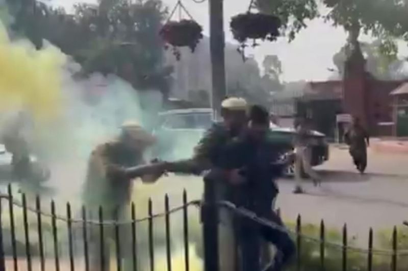 Huge Security Breach In Parliament