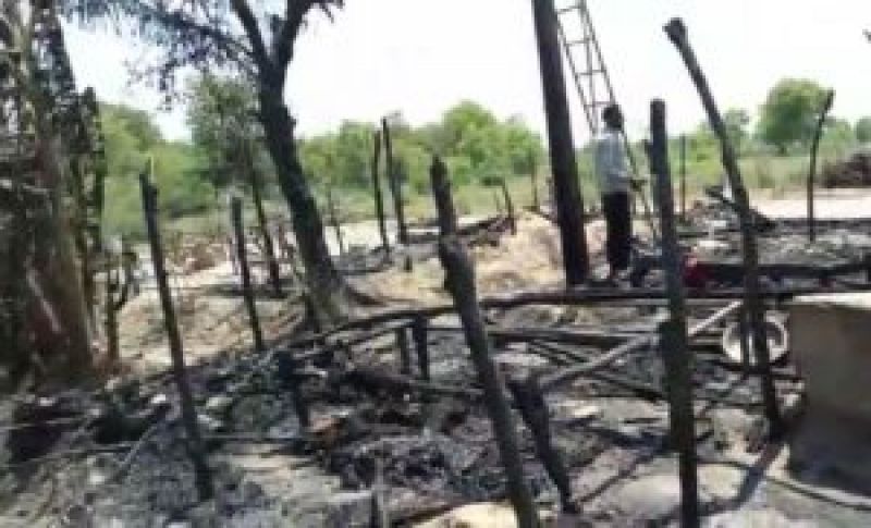 Residences of slum dwellers catch fire in Himachal