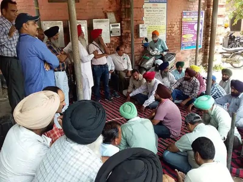 Protest against Electricity (Amendment) Bill