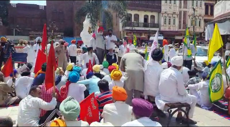 Opposition to renovation of Jallianwala Bagh continues, families of martyrs take to the streets Opposition to renovation of Jallianwala Bagh continues, families of martyrs take to the streets