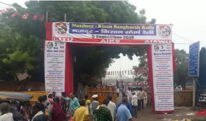 Farmers and Workers Are Marching in Delhi