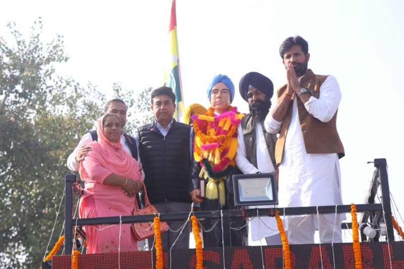 Transport Minister pays tribute to legendary revolutionary on 106th martyrdom day, visits ancestral house