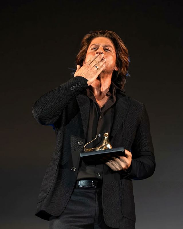 Shahrukh Khan honored with Pardo Alla Career Award Shahrukh Khan honored with Pardo Alla Career Award