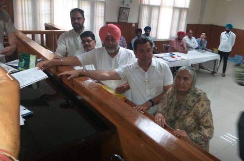 Jasbir Singh Dimpa during nomination filling