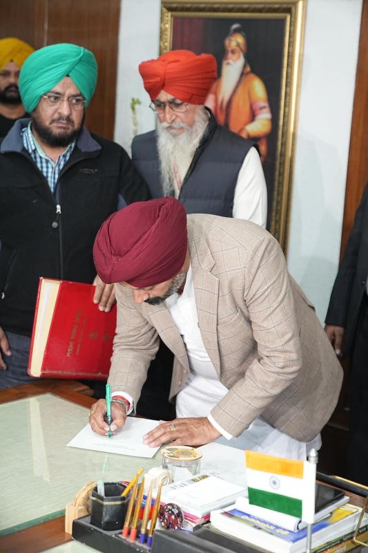 Newly elected MLA from Barnala Kala Dhillon took oath
