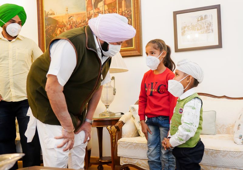 Captain Amarinder Singh on Friday met child artist Noorpreet Kaur