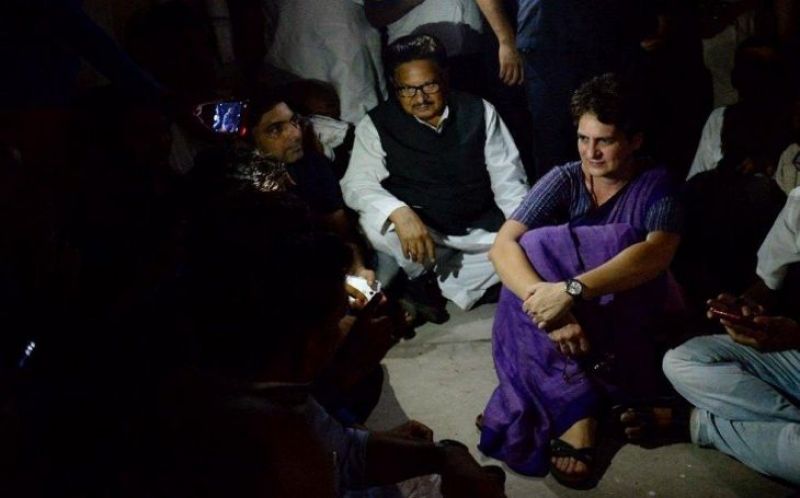 priyanka gandhi in sonbhdra murder case Dharna