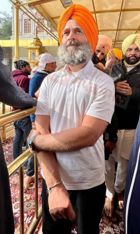 Rahul Gandhi At Darbar Sahib 
