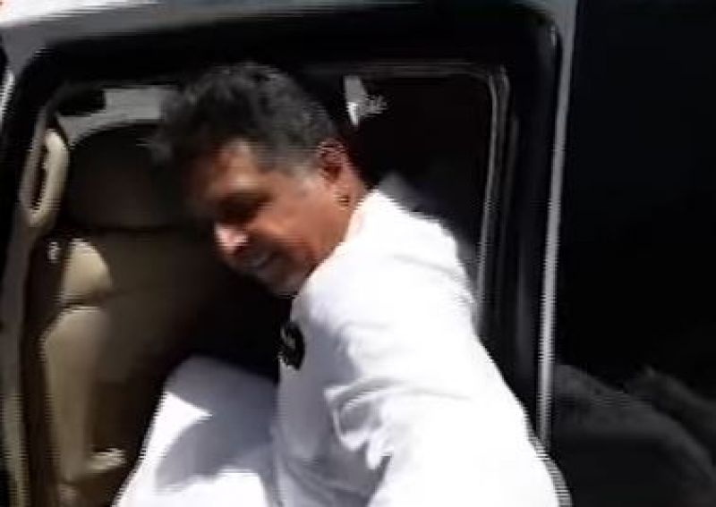 Security guard stopped Manish Tewari from sitting in Captain's vehicle