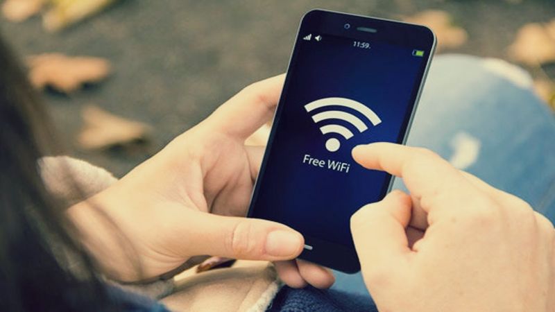 Arvind Kejriwal announces free Wi-Fi in Delhi Arvind Kejriwal announces free Wi-Fi in Delhi
