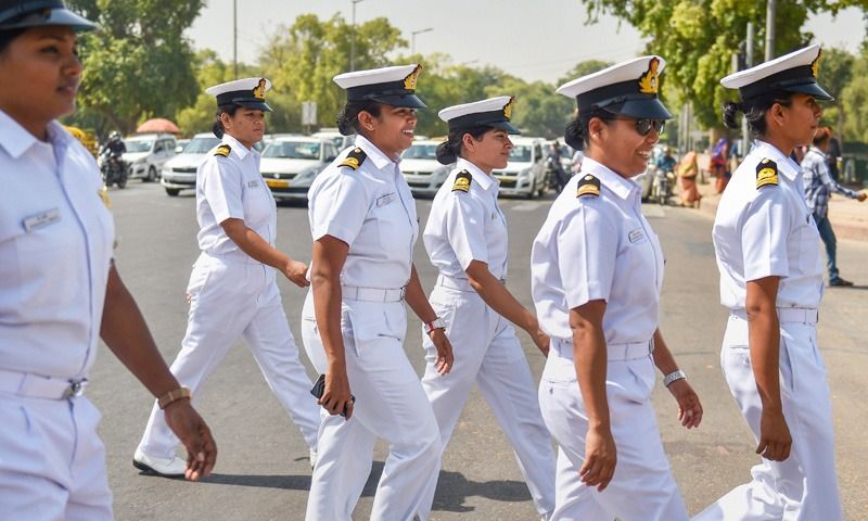 The first batch of firefighters in the Navy will recruit 20 percent women