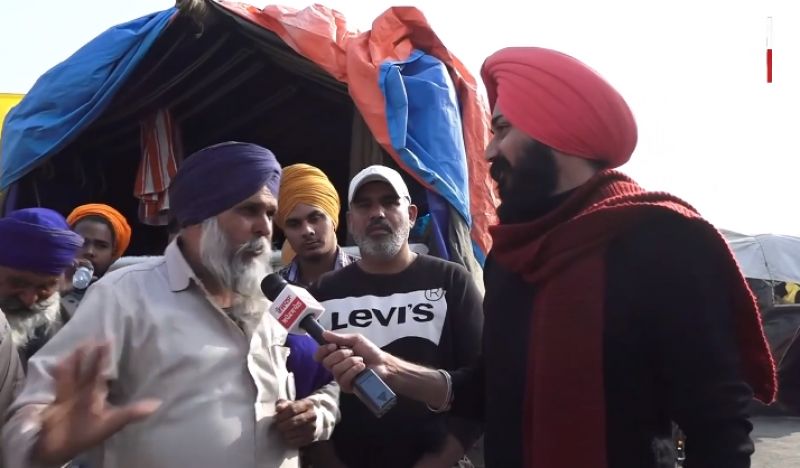 Youth playing volleyball at kundli border 
