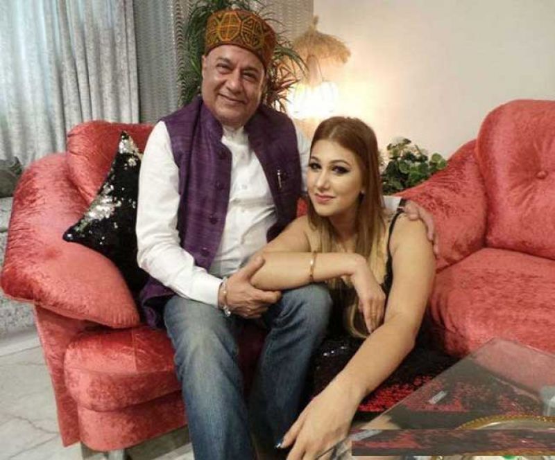 Anup Jalota with girlfriend Jasleen Matharu