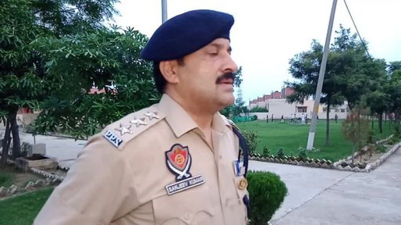 Women arrested for motivating youth