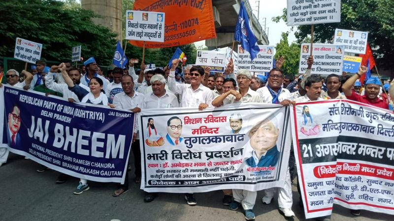 AAP leadership holds ‘dharna’ in Delhi