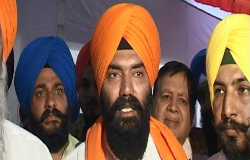 rof. Chandumajra honored by Chairman Baljit Bhuta