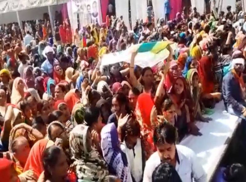 Women getting gifting 