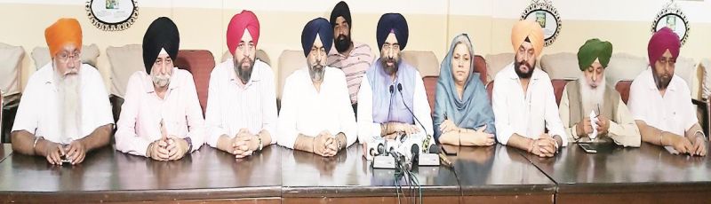 Delhi Gurdwara Committee President Manjinder Singh Sirsa and others