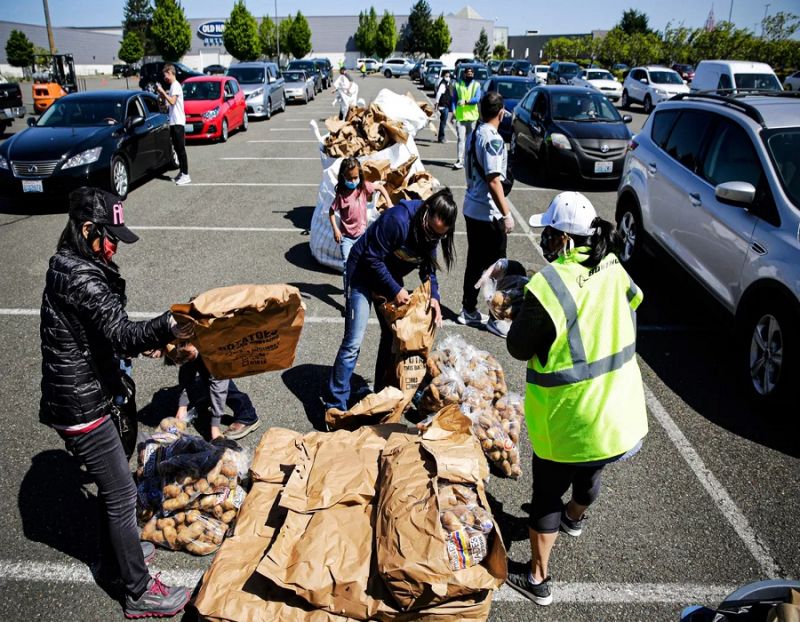 25,000 people in need get food, turkeys at Dallas food bank drive-thru