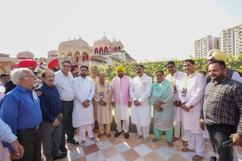 CM Bhagwant mann inaugurats Sri Radha Gopinath Mandir 