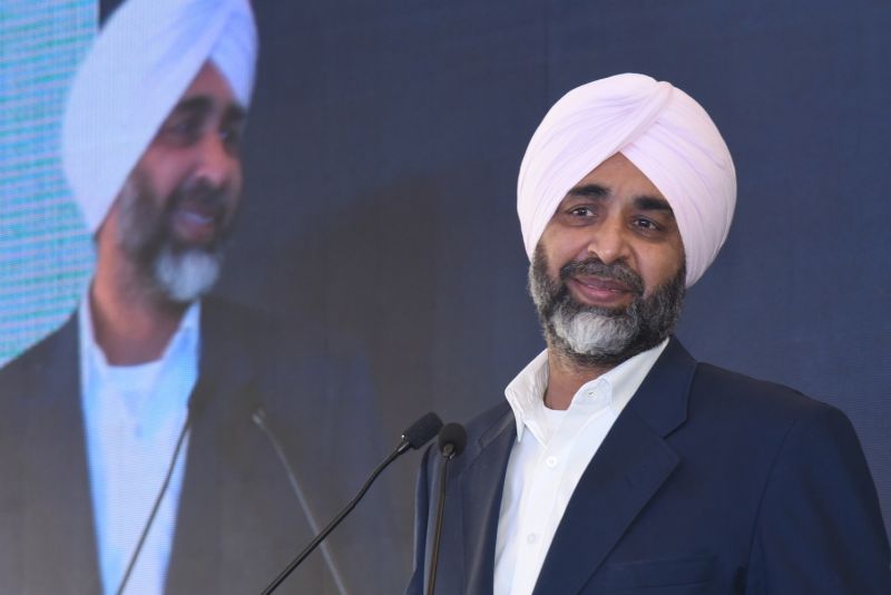 Manpreet Badal and Vijay Inder Singla invite Punjabi for Prakash Purb celebrations Manpreet Badal and Vijay Inder Singla invite Punjabi for Prakash Purb celebrations