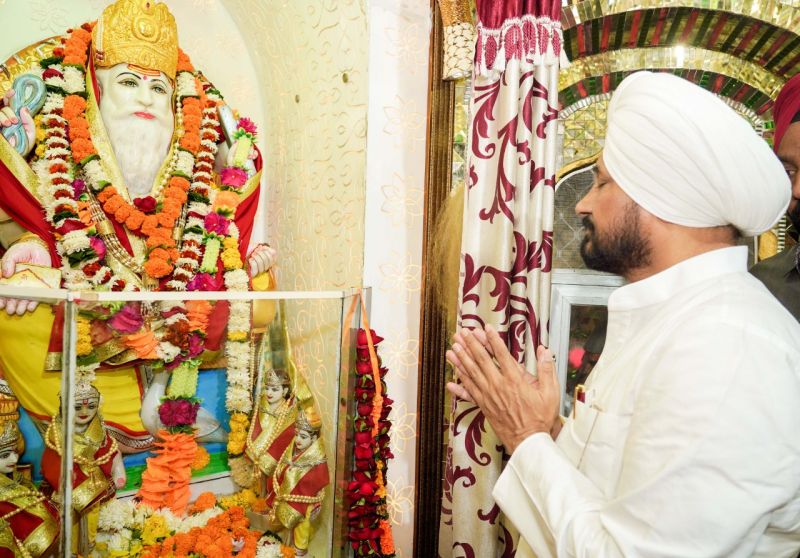 CM at Vishwakarma Temple Phagwara 