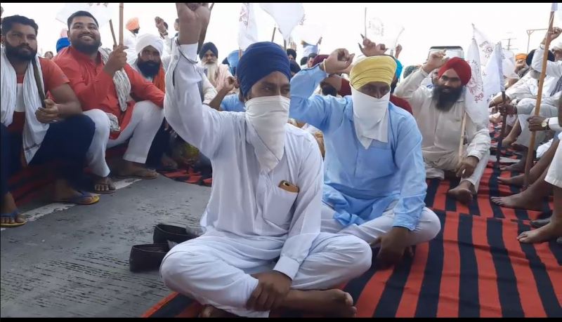 Toll Plaza NH-54 closed by farmers' against agriculture law