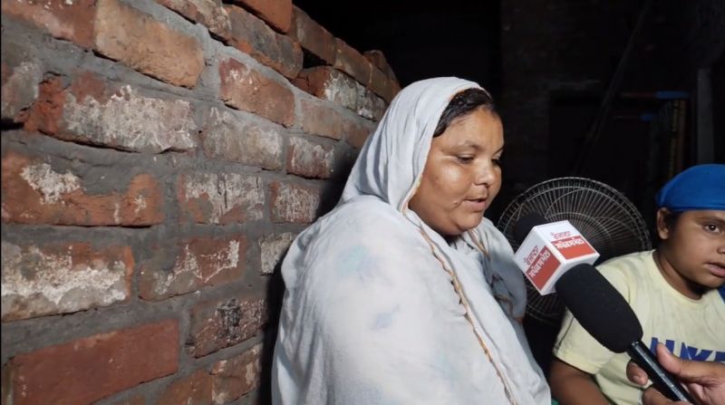 Sonu sood becomes messiah for warriors selling bell puri in Ludhiana