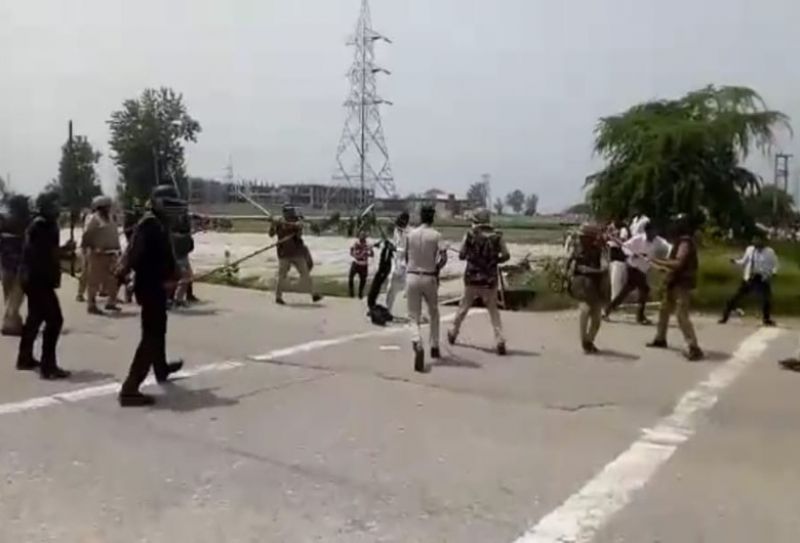 Lathicharge on Farmers