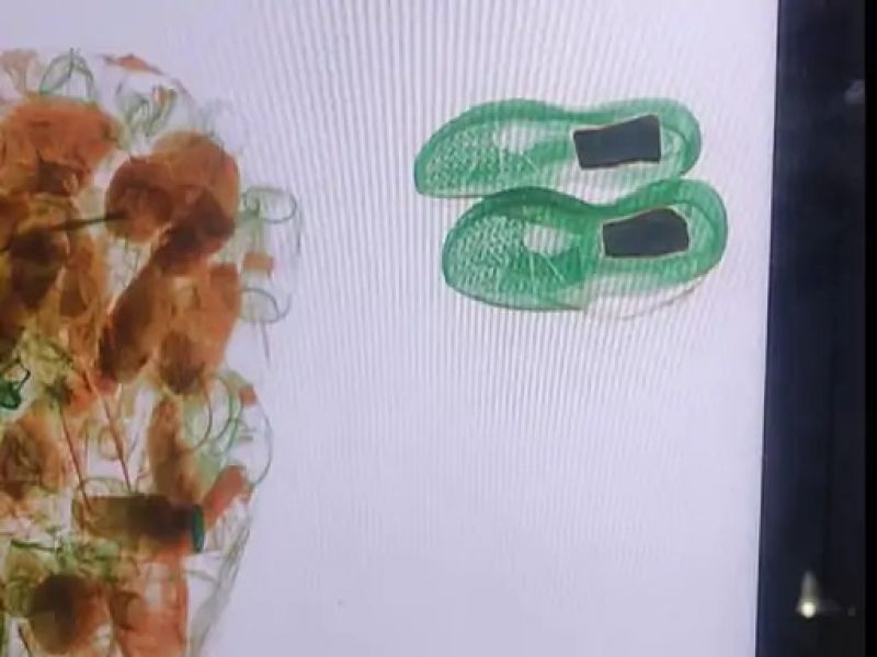 Gold recovered from man arriving at Rajasansi Airport from Dubai