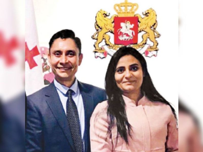  Jagmit Singh and his wife