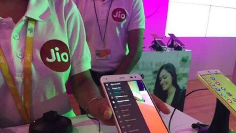 Reliance Jio to hire about 80,000 people in 2018-19