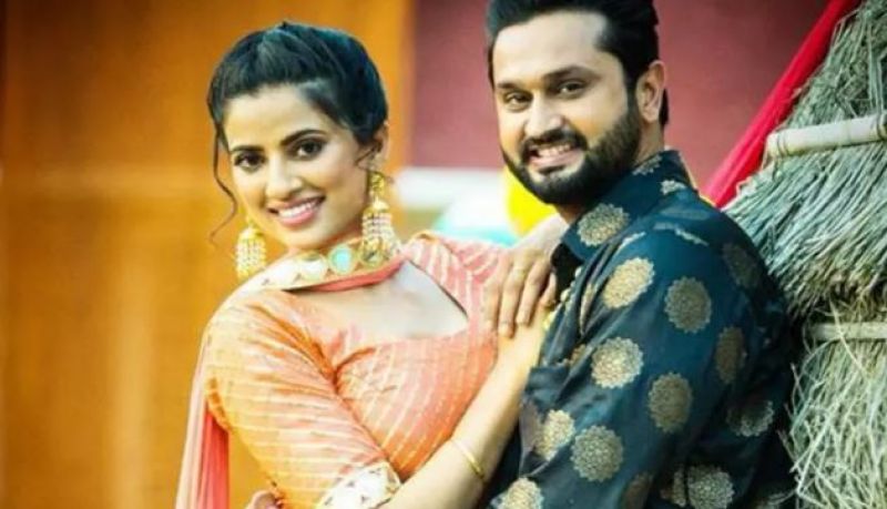 Ranjha Refugee Couple