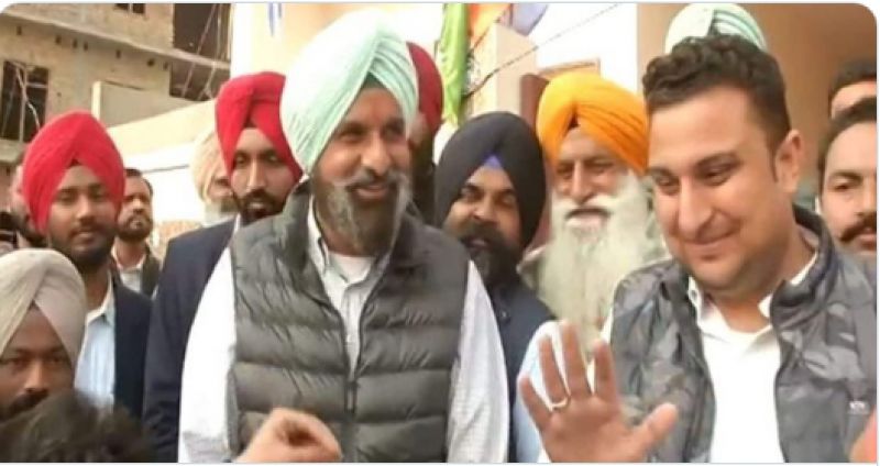 Akali leader Bikram Majithia met AAP Leader Kunal Dhawan