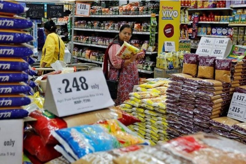 Retail inflation inches up to 10-month high of 3.21% in August