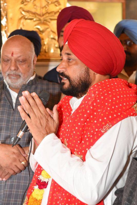 Chief Minister announces GST waiver on langar of Sri Devi Talab Mandir