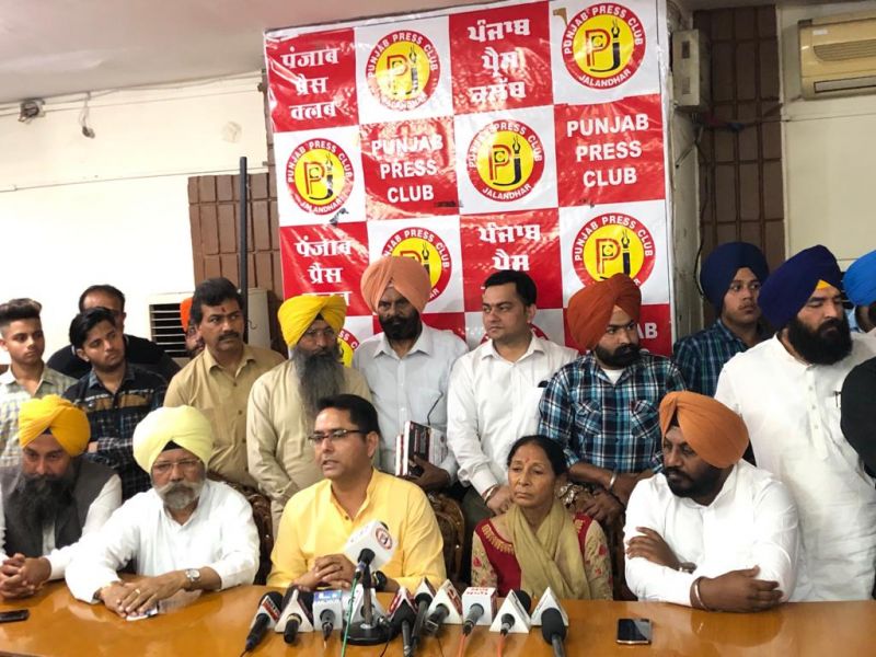 Harbans Kaur Dullo joins AAP