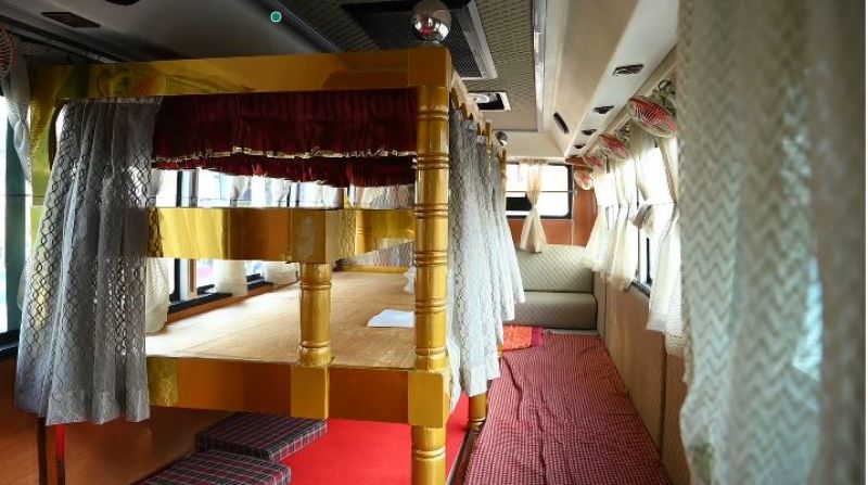Luxurious Air Conditioned Bus