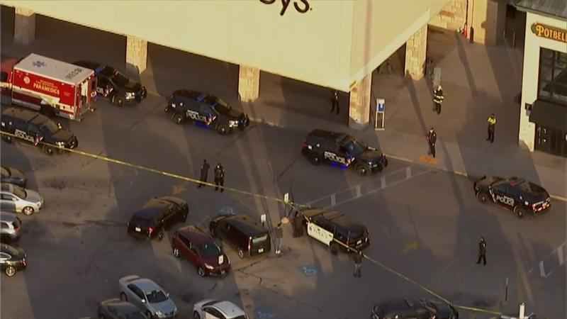 8 Injured In Shooting At US Mall In Wisconsin, Gunman Missing
