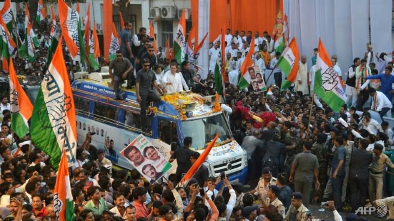 Balloons explode during Rahul Gandhi’s road show