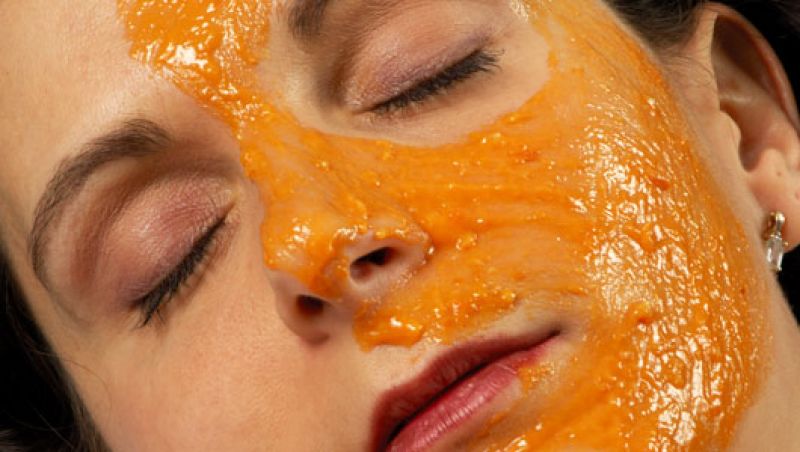 Make the face shiny with carrot face pack Make the face shiny with carrot face pack